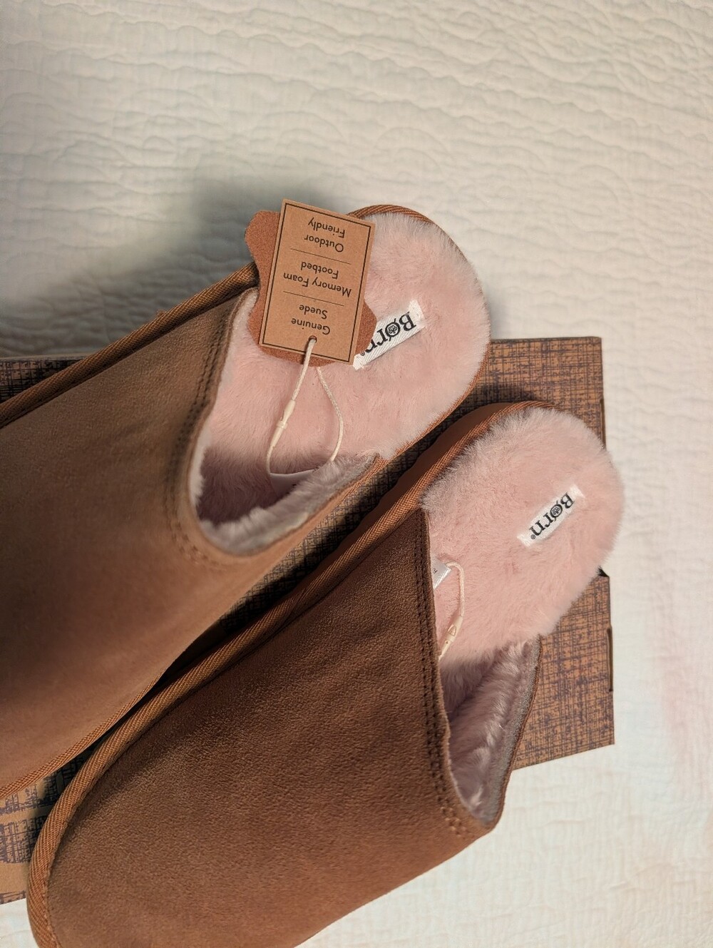 Nwt BORN ladies Plush Lined Suede Slippers Size 10 - Picture 3 of 5